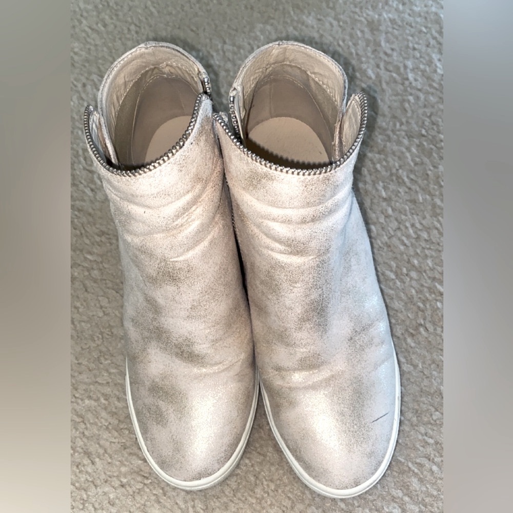 Coconuts by Matisse | Gold Hidden Platform Sneakers